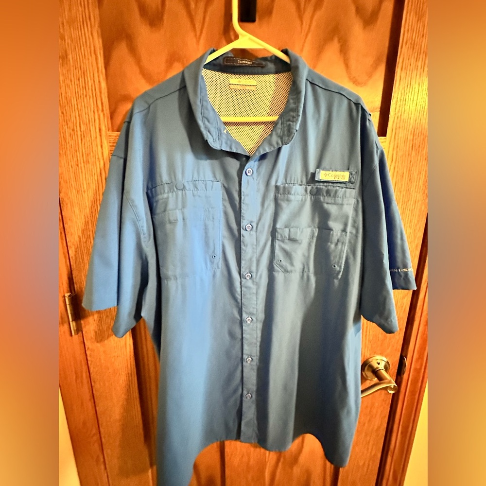 Columbia Men's Blue Short Sleeve Shirt